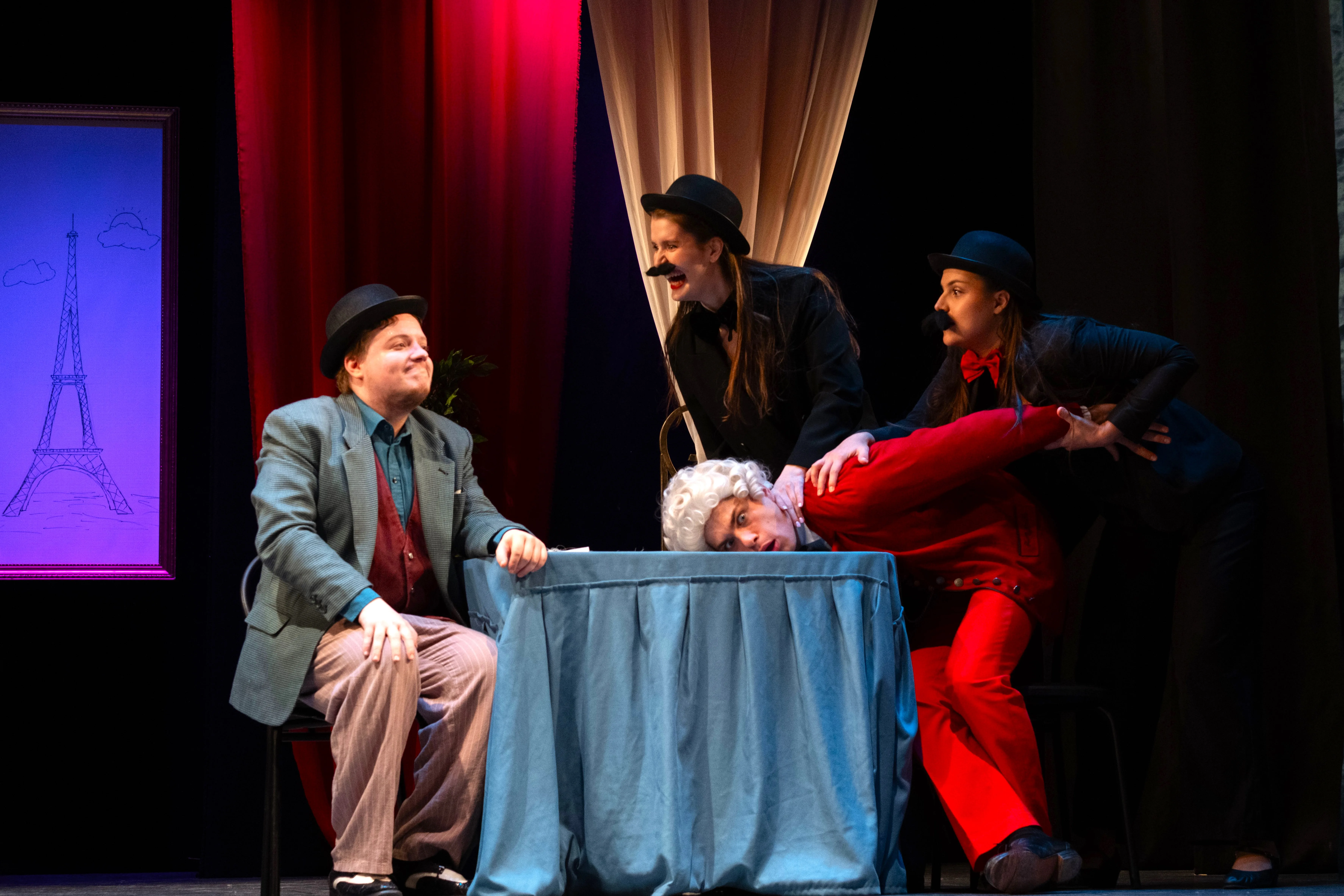 В Париж с любовью, или Детектив под столом