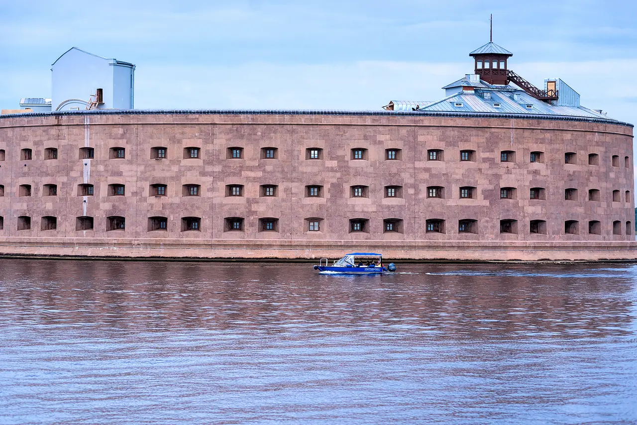 Форт Константин. Морская прогулка. Остров фортов