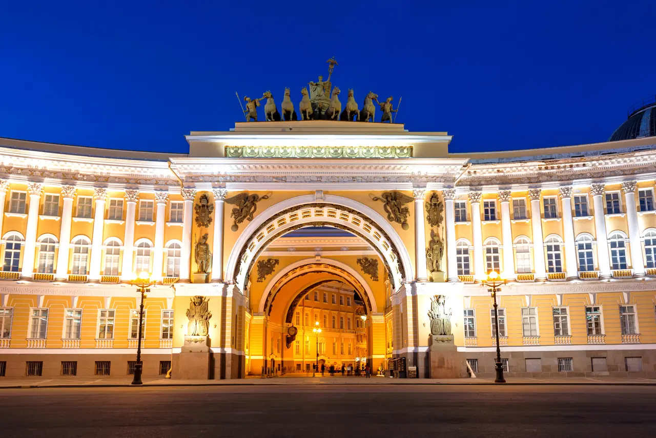Старинный и современный Петербург