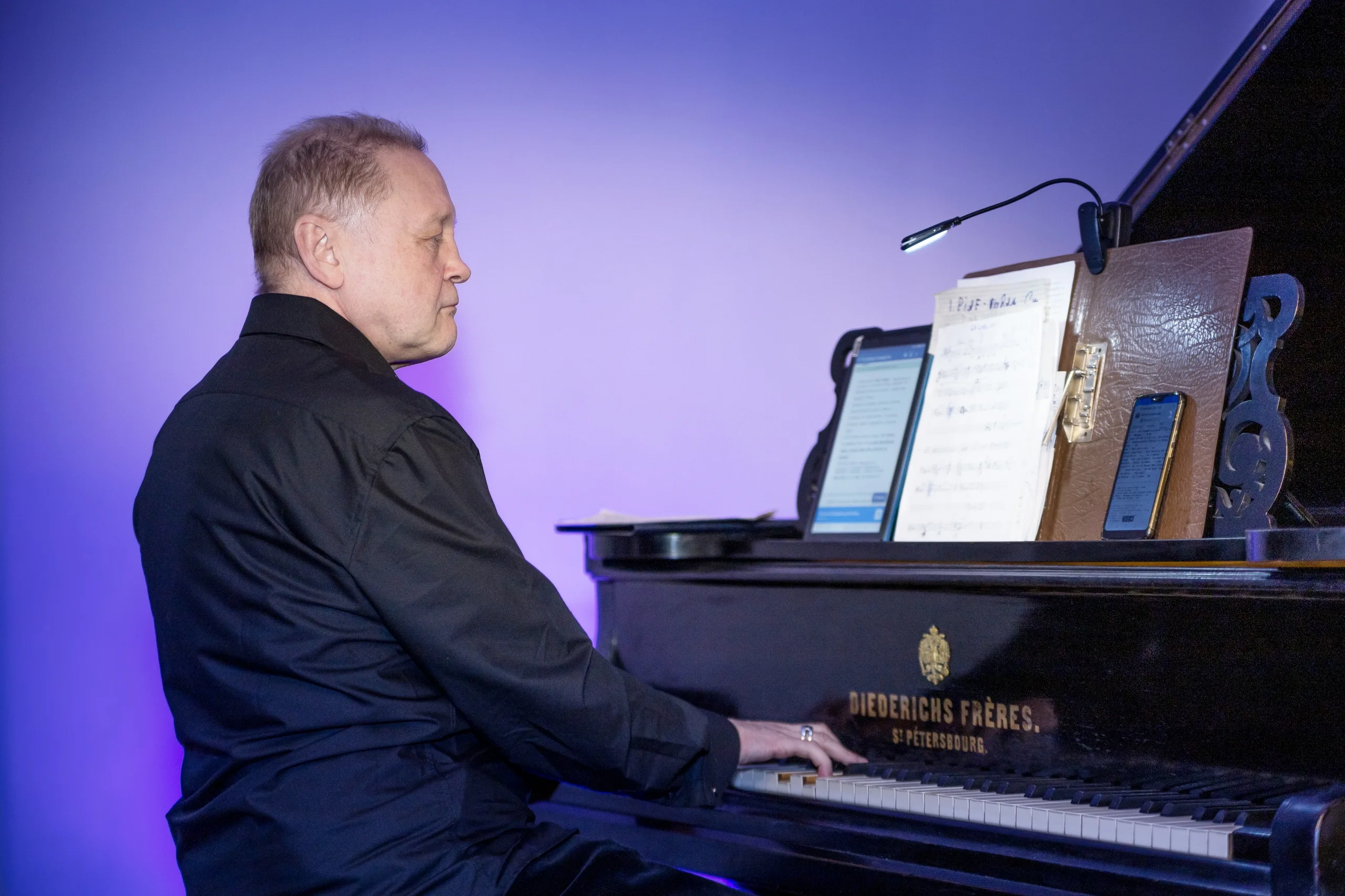 Мировые кинохиты на рояле в стиле джаз. Концерт новогодних миниатюр