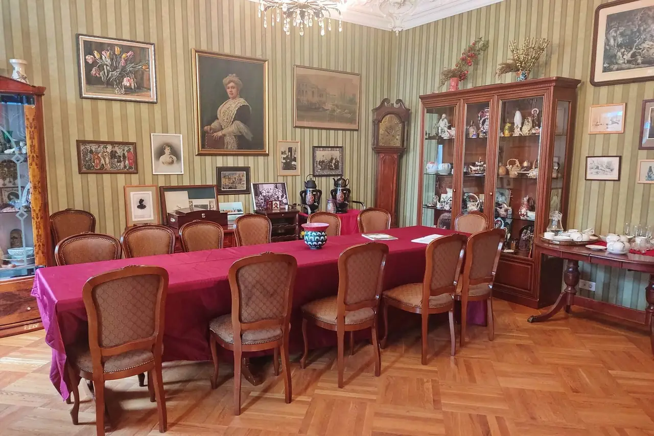 Экскурсия с чаепитием в музее-квартире Леонтия Николаевича Бенуа