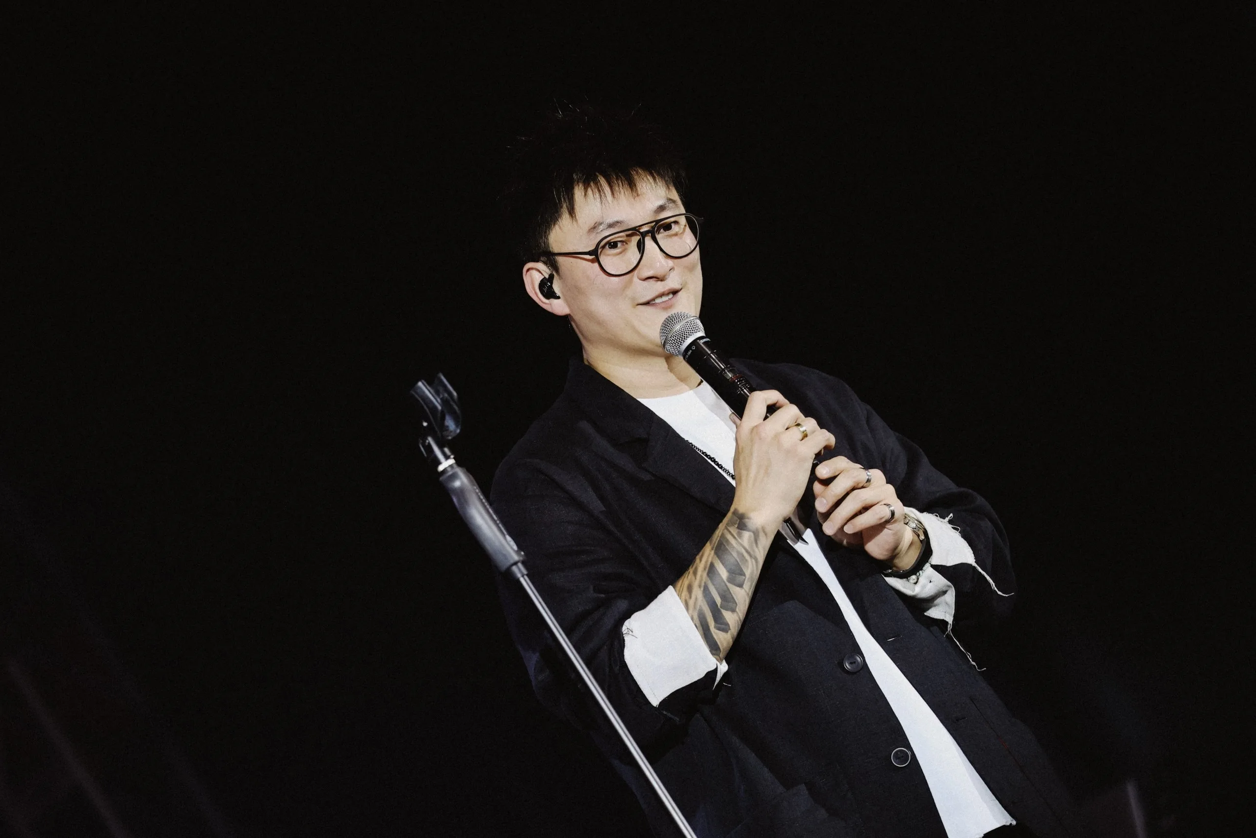 Мне б писать для тебя стихи