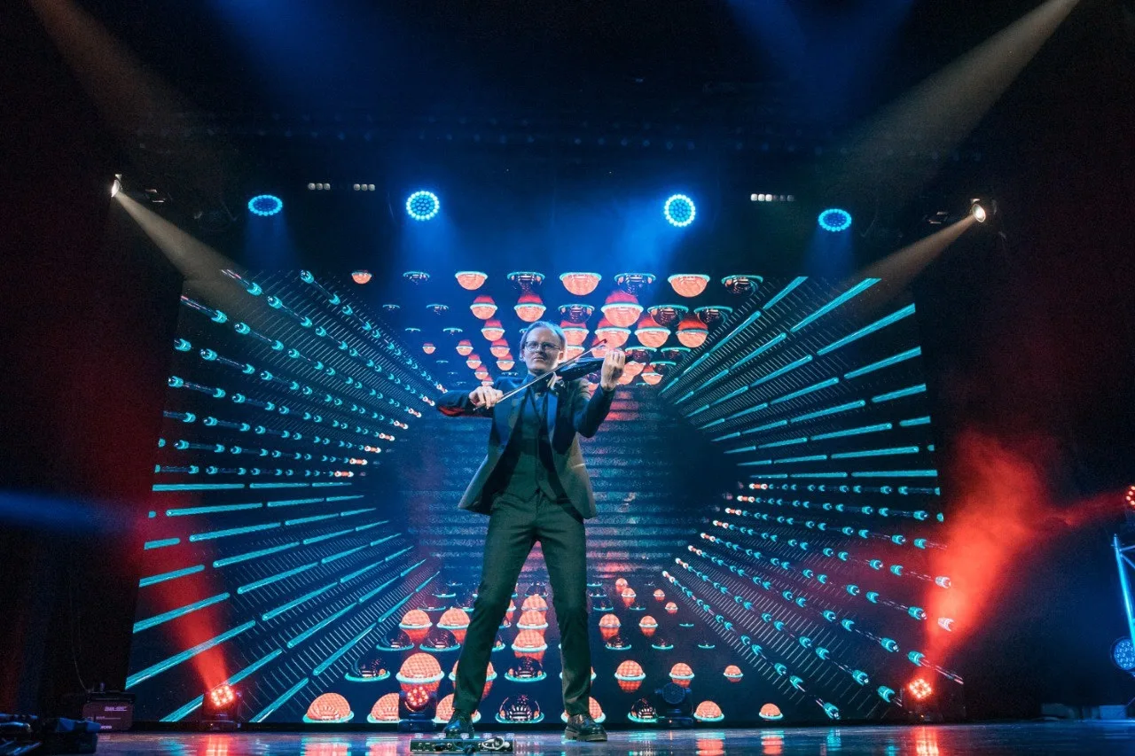 Аудиовизуальное шоу Киберпанк: Никита Дёмин