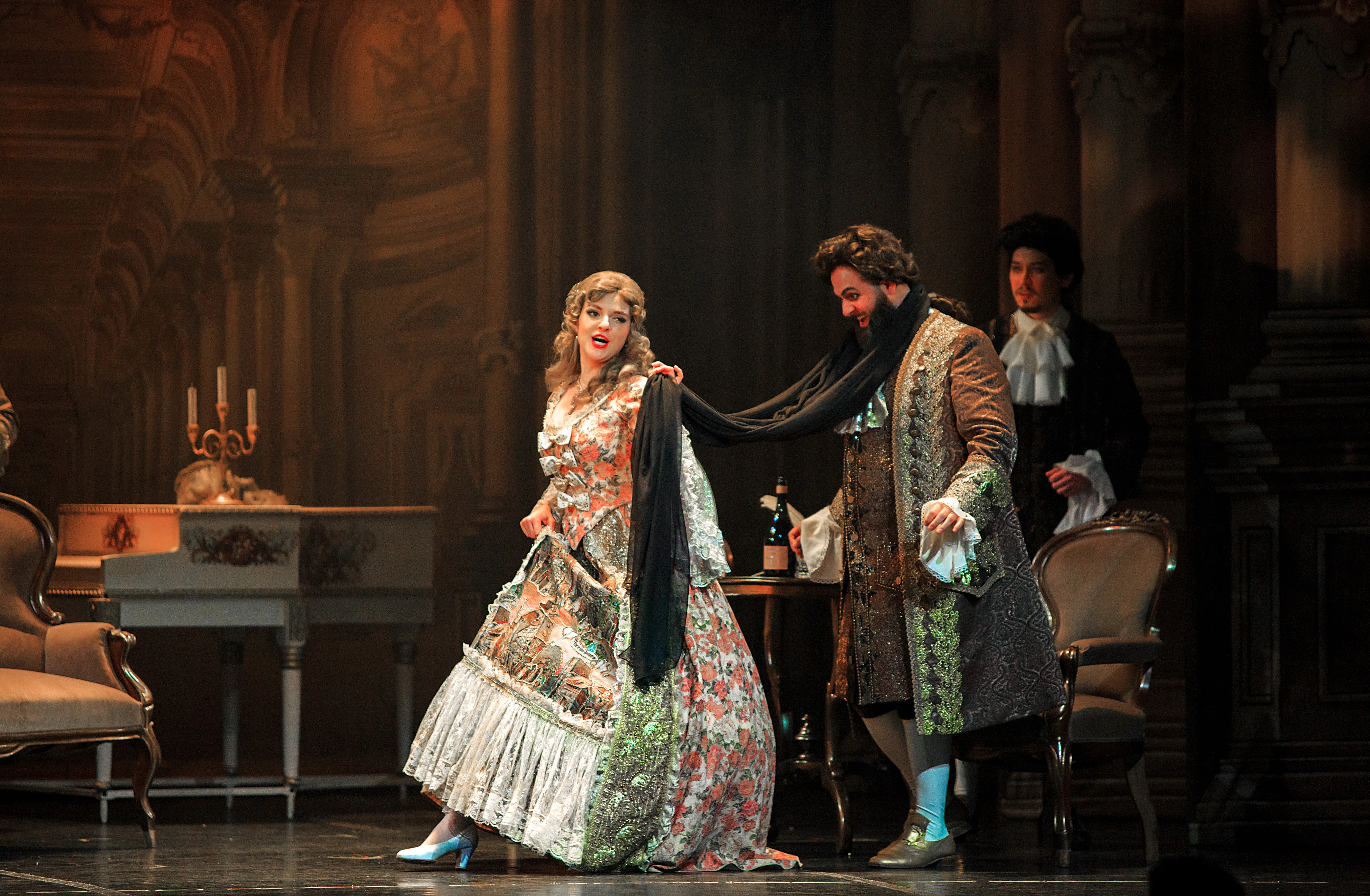 Директор театра. Сначала музыка, слова потом