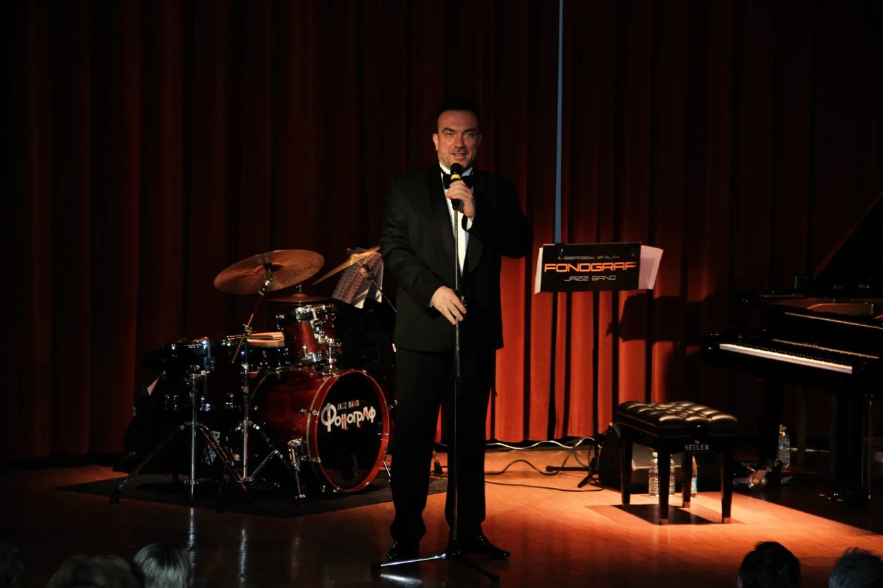 Фонограф-джаз-трио Сергея Жилина