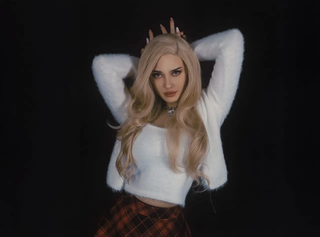 Dead Blonde