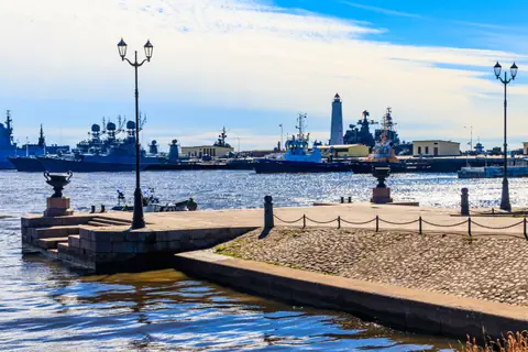 «Метеор» из Кронштадта от «Острова фортов» по будням