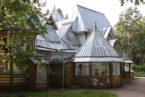 «Обитель богов и шкатулка Пандоры» в прогулке по Репино