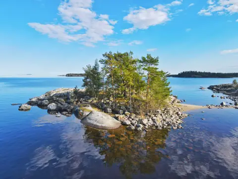 Природа Карелии: водопады и круиз на ладье по Ладожским шхерам